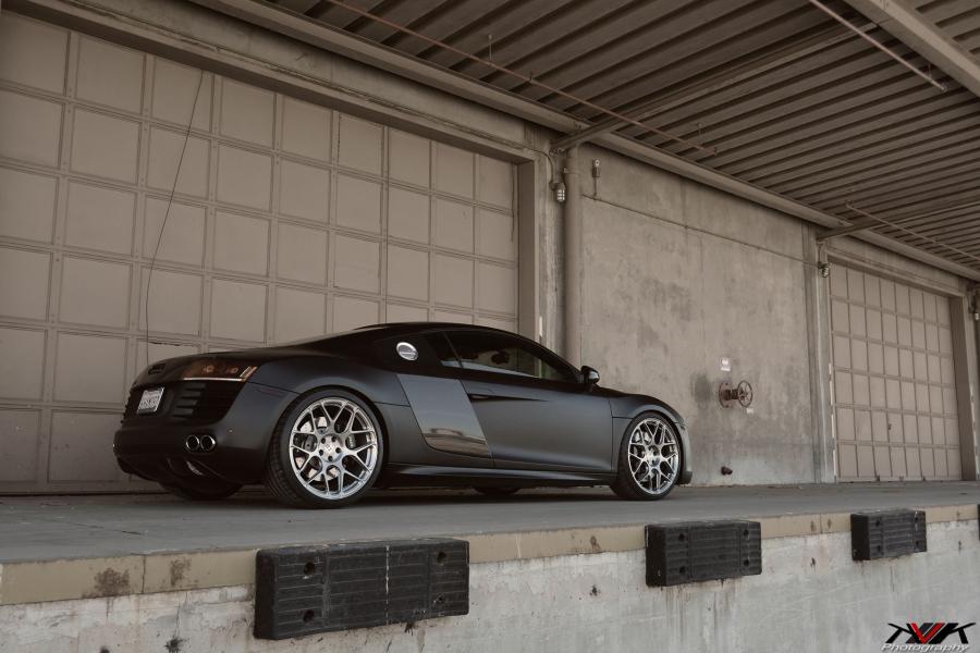  Audi R8 on HRE Wheels (P40SC) 2014 года  (фото 13 из 20)
